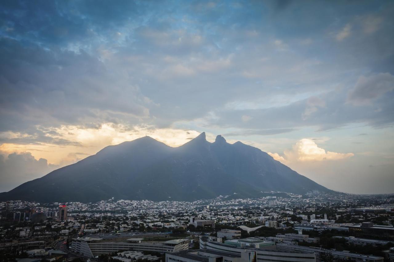 Hotel One Monterrey Tecnologico Esterno foto
