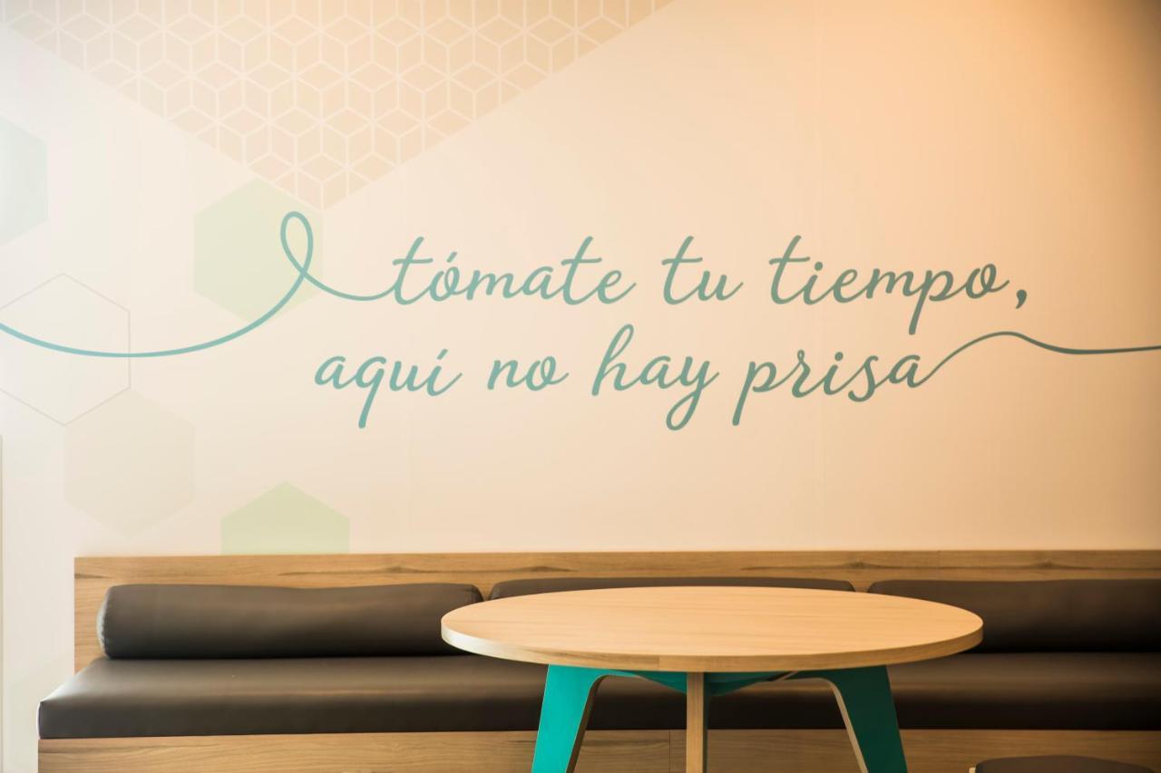 Hotel One Monterrey Tecnologico Esterno foto